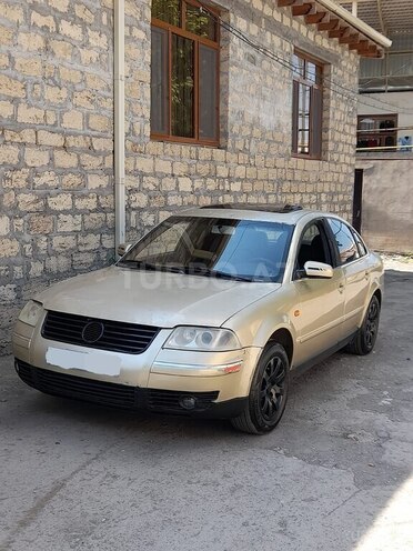 Volkswagen Passat 2001, 250,000 km - 1.8 l - Gəncə