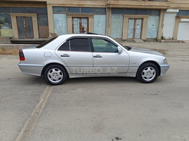 Mercedes C 240 2000, 297,000 km - 2.4 l - Bakı