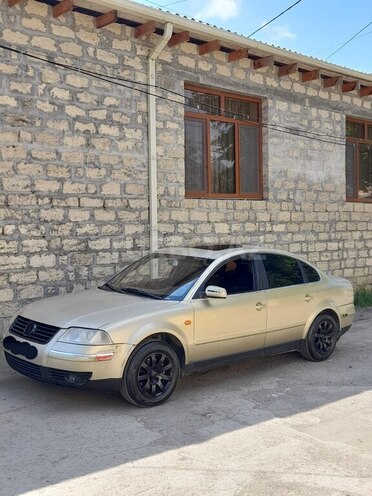 Volkswagen Passat 2001, 250,000 km - 1.8 l - Gəncə