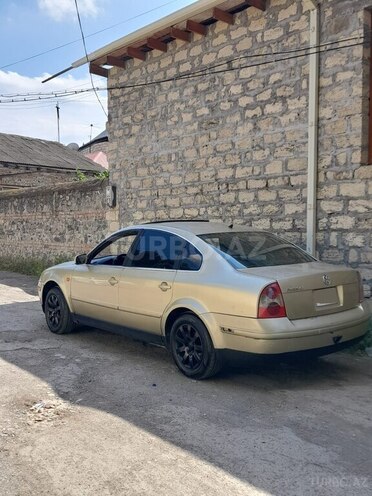 Volkswagen Passat 2001, 250,000 km - 1.8 l - Gəncə