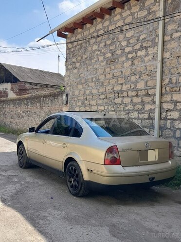 Volkswagen Passat 2001, 250,000 km - 1.8 l - Gəncə
