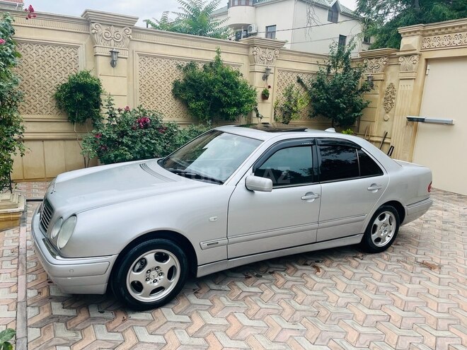 Mercedes E 240 1999, 241,000 km - 2.4 л - Bakı