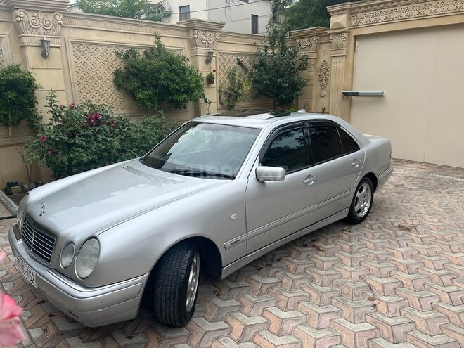 Mercedes E 240 1999, 241,000 km - 2.4 л - Bakı