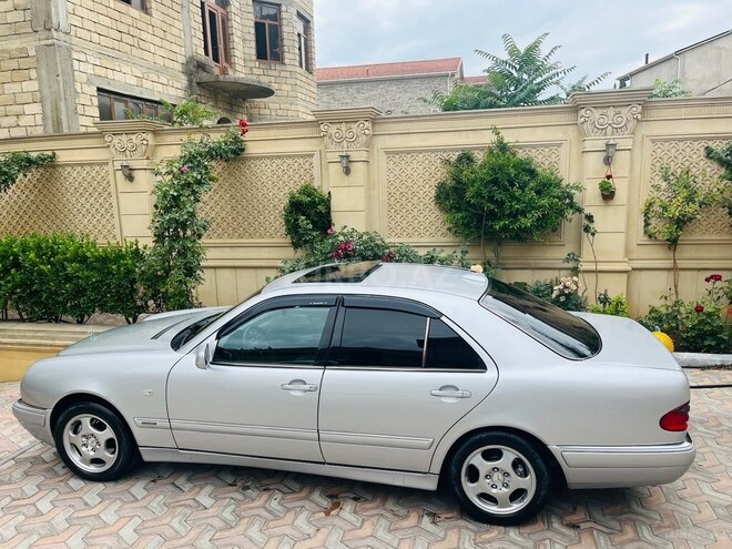 Mercedes E 240 1999, 241,000 km - 2.4 л - Bakı