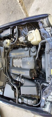 Mercedes E 240 1999, 410,000 km - 2.4 l - Bakı