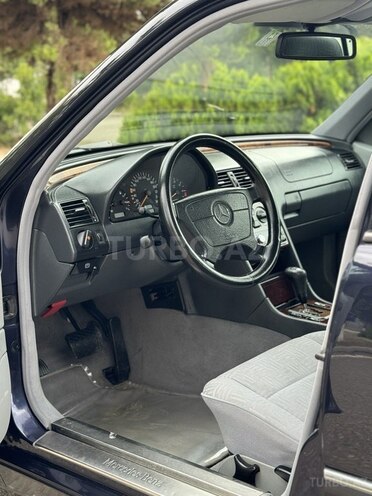 Mercedes C 200 2000, 321,000 km - 2.0 l - Saatlı