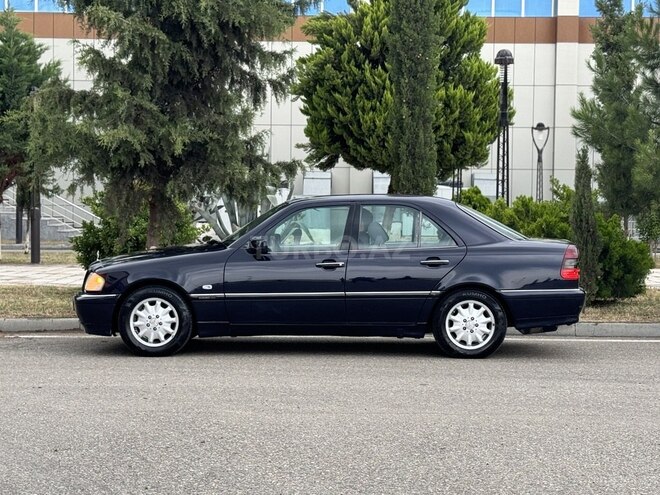 Mercedes C 200 2000, 321,000 km - 2.0 l - Saatlı