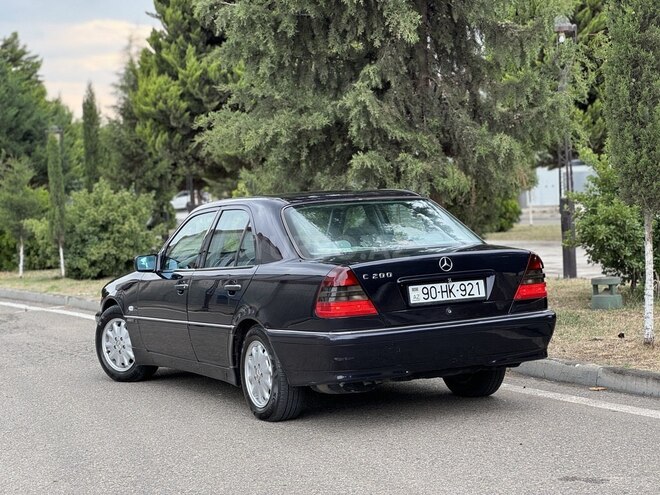 Mercedes C 200 2000, 321,000 km - 2.0 l - Saatlı