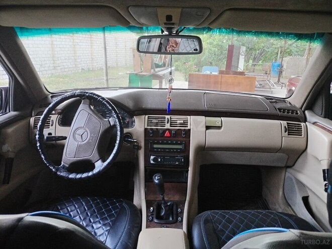 Mercedes E 230 1996, 545,625 km - 2.3 l - Tovuz