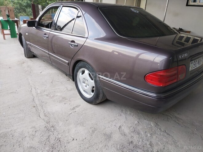 Mercedes E 230 1996, 545,625 km - 2.3 l - Tovuz