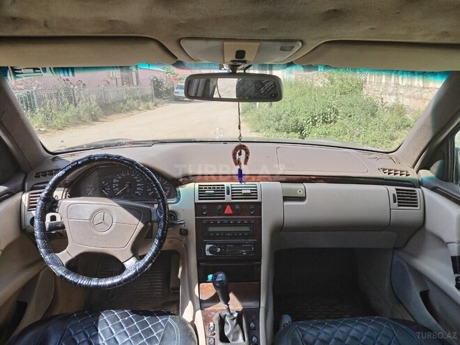 Mercedes E 230 1996, 545,625 km - 2.3 l - Tovuz