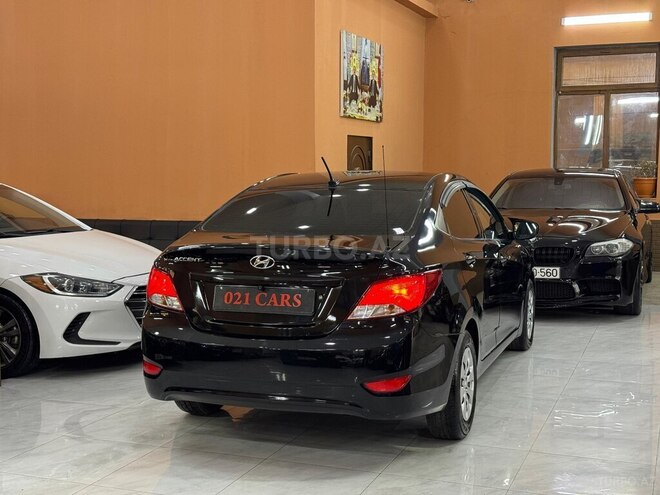 Hyundai Accent-13