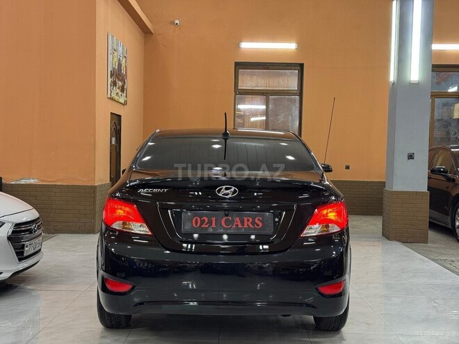 Hyundai Accent-2