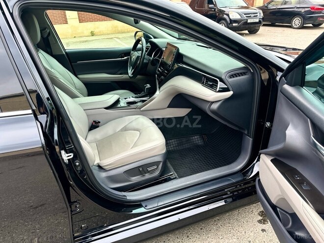 Toyota Camry-12