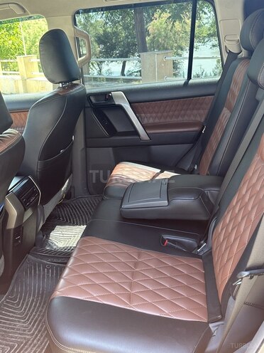 Toyota Land Cruiser Prado-7