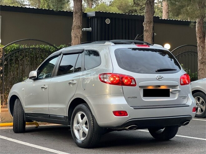 Hyundai Santa Fe-10