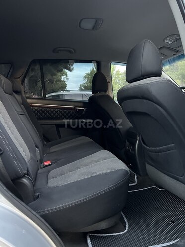 Hyundai Santa Fe-15