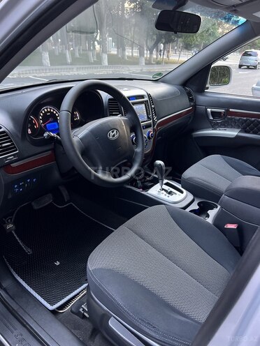 Hyundai Santa Fe-12