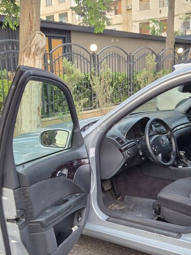 Mercedes E 220 d 2005, 368,558 km - 2.2 l - Bakı