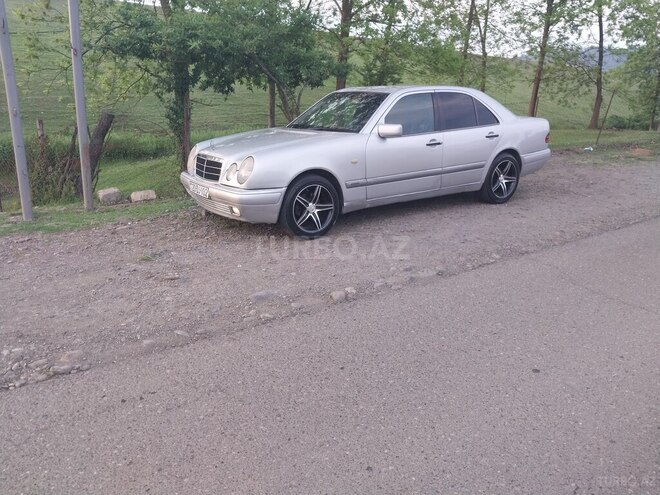 Mercedes E 200 d 1999, 236,000 km - 2.2 l - Astara
