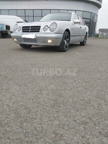 Mercedes E 200 d 1999, 236,000 km - 2.2 l - Astara