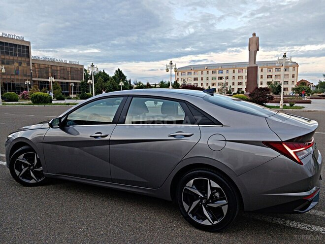 Hyundai Elantra 2022, 33,500 km - 1.6 l - Bakı