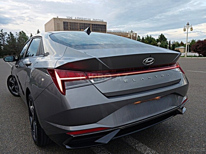 Hyundai Elantra 2022, 33,500 km - 1.6 l - Bakı