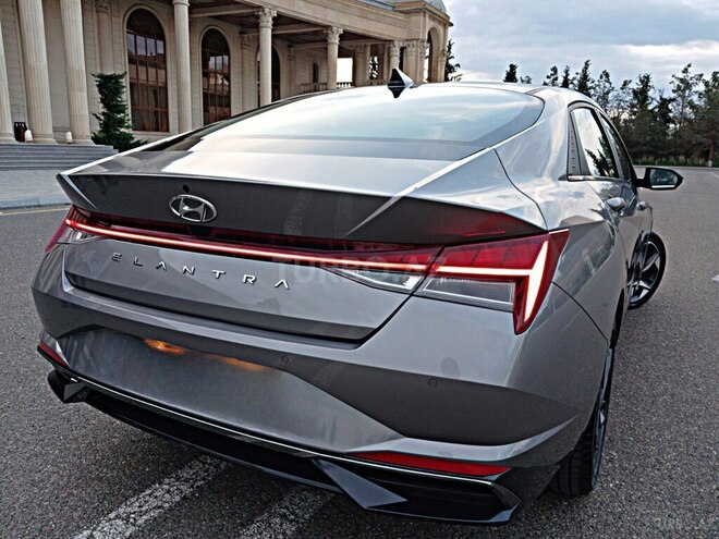 Hyundai Elantra 2022, 33,500 km - 1.6 l - Bakı