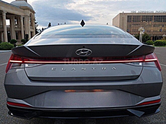 Hyundai Elantra 2022, 33,500 km - 1.6 l - Bakı