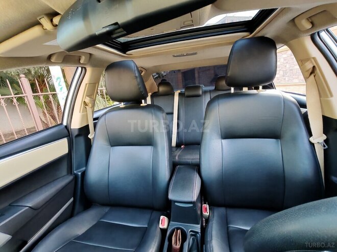 Toyota Corolla 2018, 46,000 km - 1.8 l - Bakı
