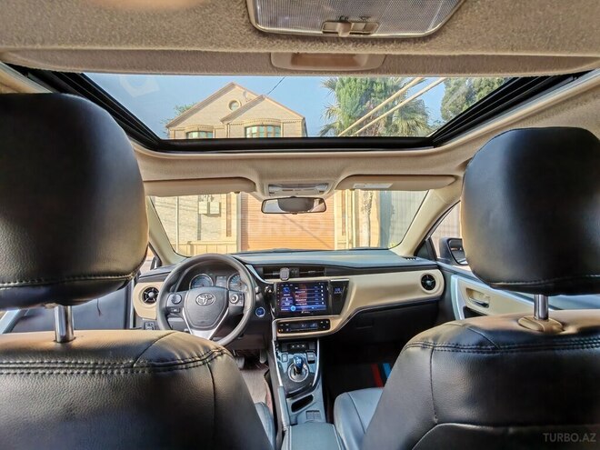 Toyota Corolla 2018, 46,000 km - 1.8 l - Bakı