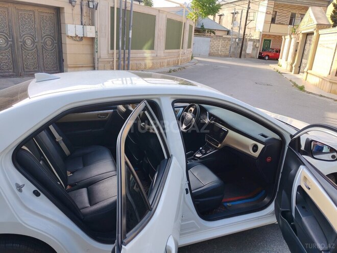 Toyota Corolla 2018, 46,000 km - 1.8 l - Bakı