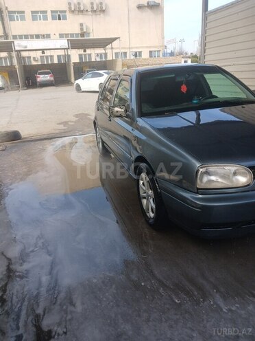 Volkswagen Golf 1996, 800,000 km - 2.0 l - Masallı