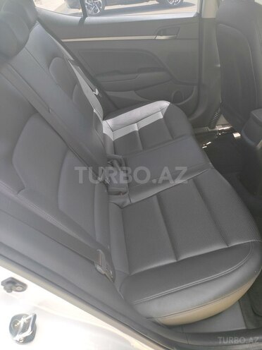 Hyundai Elantra 2018, 106,000 km - 1.6 л - Bakı
