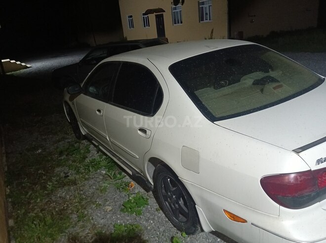 Nissan Maxima-5