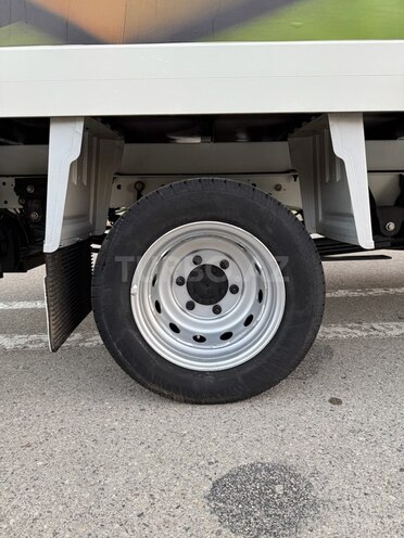 Ford Transit-21