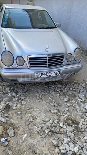 Mercedes E 240 1998, 380,000 km - 2.4 l - Bakı