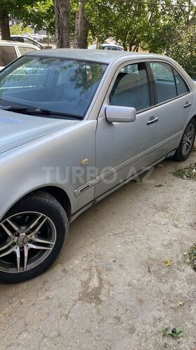 Mercedes E 240 1998, 380,000 km - 2.4 l - Bakı