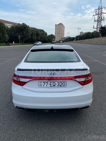 Hyundai Grandeur 2015, 218,552 km - 2.2 л - Bakı