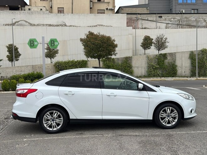 Ford Focus 2014, 137,000 km - 1.6 л - Bakı