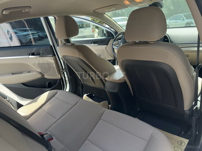 Hyundai Elantra 2019, 133,576 km - 2.0 l - Bakı