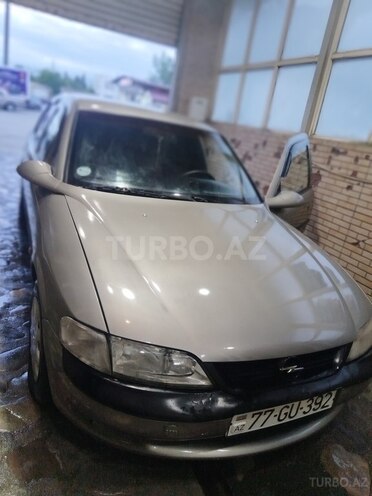 Opel Vectra 1997, 396,517 km - 1.8 l - Quba