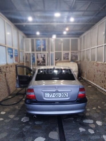 Opel Vectra 1997, 396,517 km - 1.8 l - Quba
