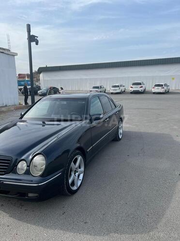 Mercedes E 240 2001, 230,000 km - 2.4 l - Bakı