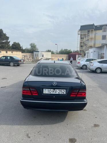 Mercedes E 240 2001, 230,000 km - 2.4 l - Bakı