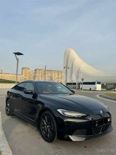 BMW i4-3