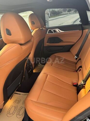BMW i4-4