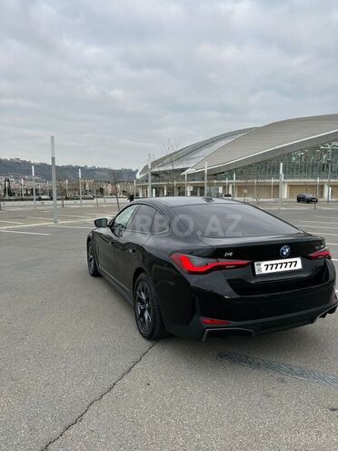 BMW i4-8