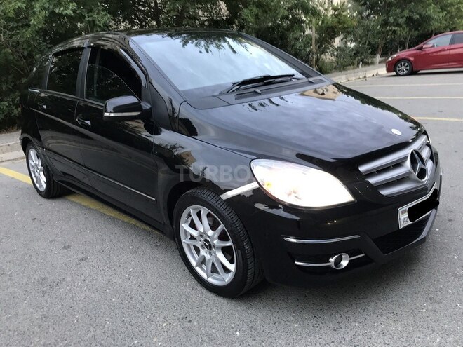 Mercedes B 180 2010, 167,000 km - 1.7 l - Sumqayıt