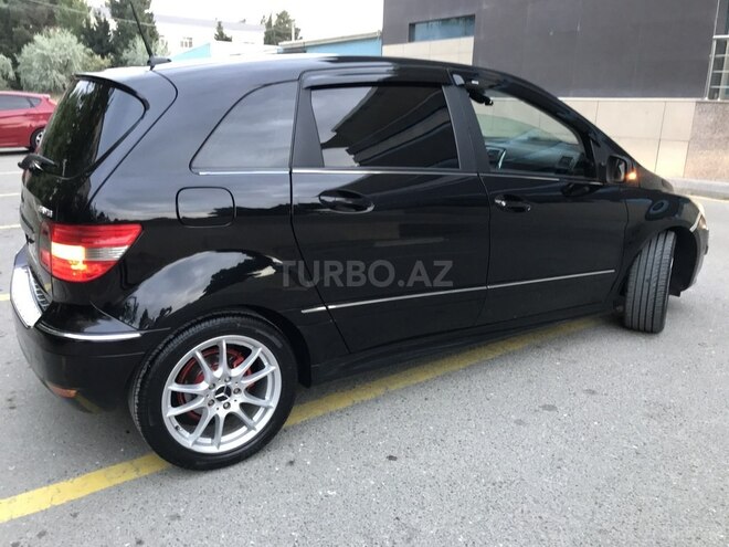 Mercedes B 180 2010, 167,000 km - 1.7 l - Sumqayıt